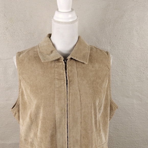 Southern Lady Vintage Tan Corduroy Pointed Collar Sleeveless Zip Up Vest - Picture 3 of 11